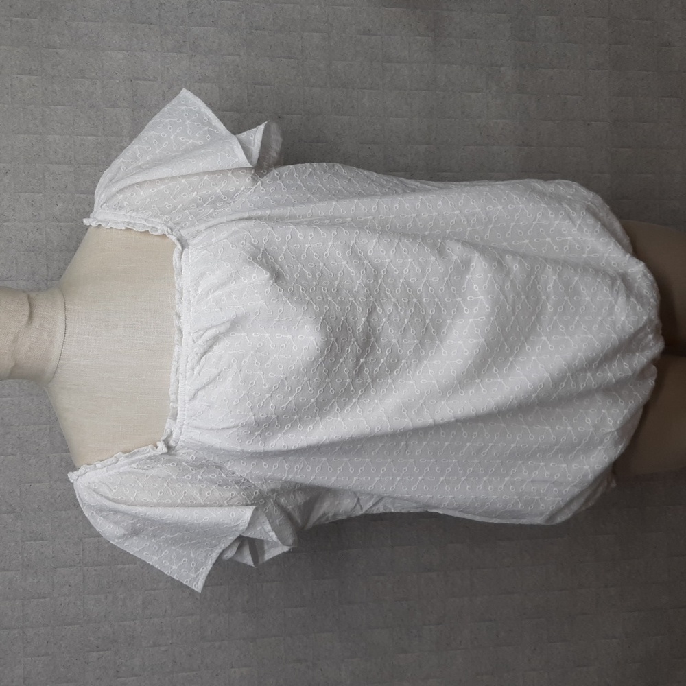 Lane Bryant White Eyelet Balloon Short Sleeve Top